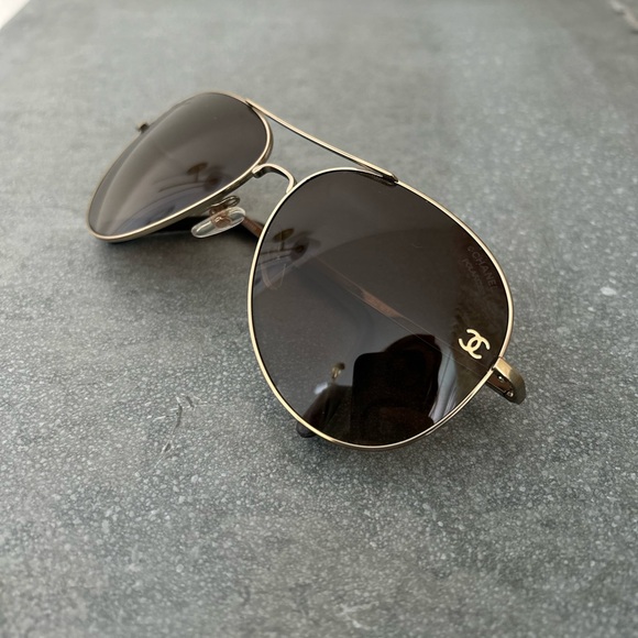 CHANEL Aviator Sunglasses with Dark Lenses - Picture 5 of 5